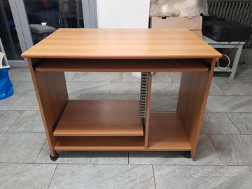 scrivania per pc e stampante