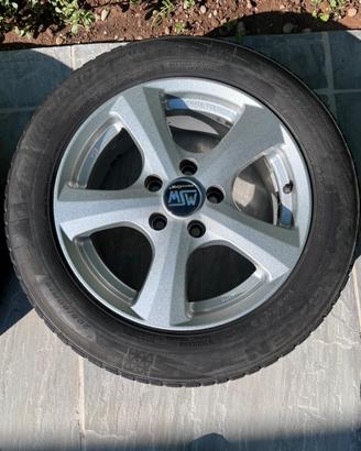 Cerchi in lega MSW e gomme invernali