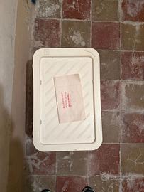 Coppia di scatole contenitori in plastica rigida