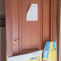 porta in legno bugnata