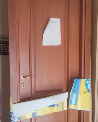 porta in legno bugnata