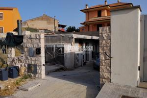 Usini . Fabbricato in costruzione