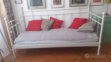 letto in ferro battuto bianco Tromsnes