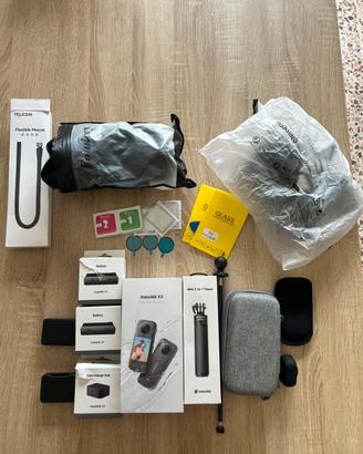 Insta360 X3 + 3 batterie + accessori - Kit