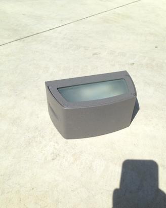 Lampada esterno doppio fascio luce applique Boluce
