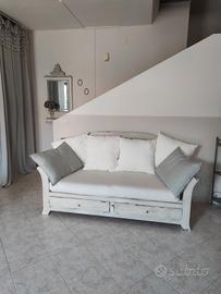 Divano in legno