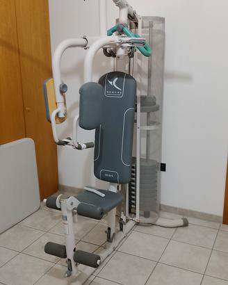 palestra attrezzi più panca con pesi 