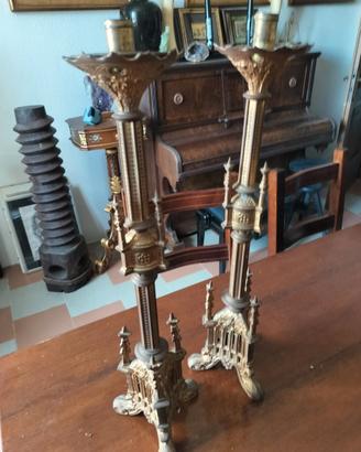 Coppia di candelabri neogotici francesi fine 800