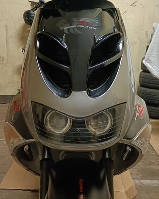 Aprilia SR 50 r factory