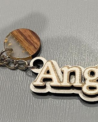 Portachiavi in legno con nome personalizzato