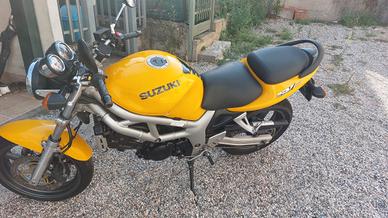  Suzuki sv650 N 1500€ trattabili