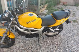  Suzuki sv650 N 1500€ trattabili