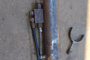 Terzo punto idraulico per trattore 130/ 200 cv