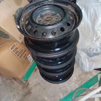 cerchi yaris 14 pollici