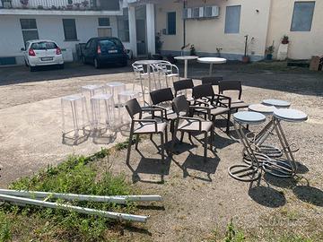 Sedie, sgabelli, tavoli