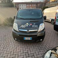 VIVARO 2.5 150cv passo lungo gancio traino 9 posti