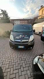 VIVARO 2.5 150cv passo lungo gancio traino 9 posti