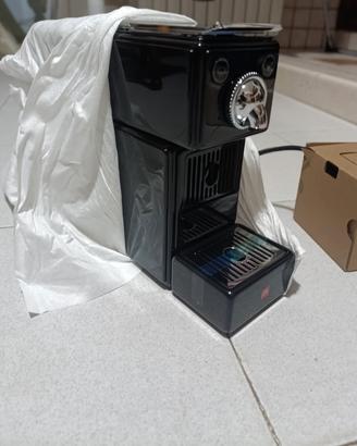 macchina caffè Illy