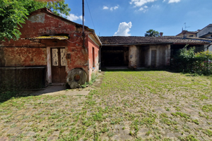 Cascina da ristrutturare