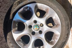 2 ruote complete 16" Tourador Winter 205/55 R16