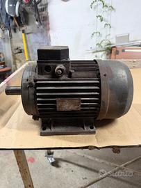 Motore elettrico trifase 5 cv
