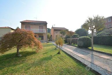 Villa di 2 m² con 4 locali a Cavenago di Brianza