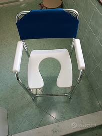 sedia a rotelle per wc