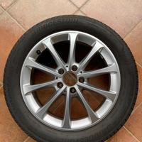 Cerchi in lega da 17” con gomme