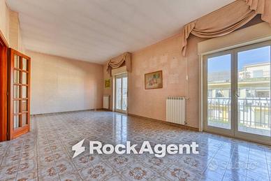 Appartamento di 134 m² con 5 locali e box auto a V