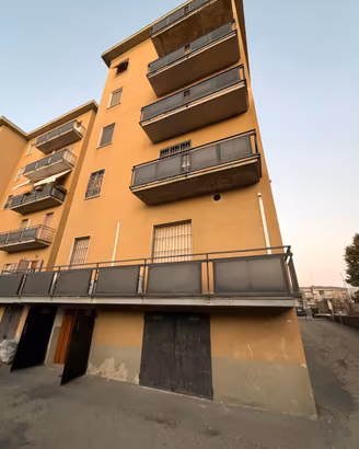 Garage in via Minghetti, 3 - Parma