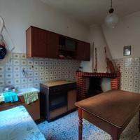 Casa indipendente con giardinetto