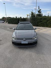 GOLF 8 R Line