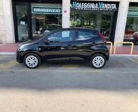 Toyota Aygo Connect 1.0 VVT-i 72 CV 5 porte x-cool