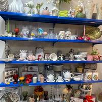 scaffalatura e oggettistica