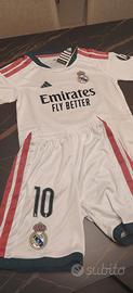 Completo calcio real Madrid bambino