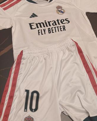 Completo calcio real Madrid bambino