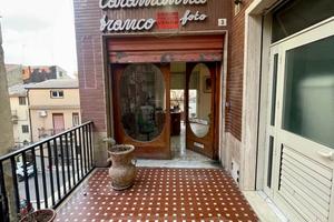 Rif.CM066- negozio san cataldo