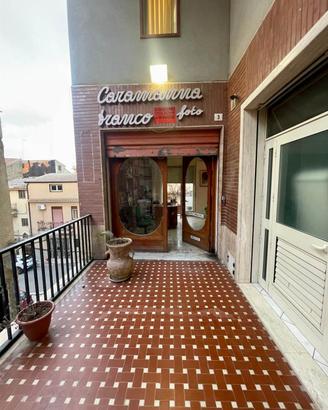 Rif.CM066- negozio san cataldo