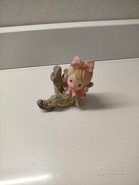 statuetta bambola