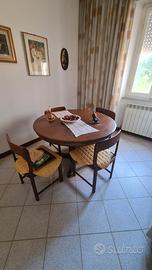 tavolo con sedie