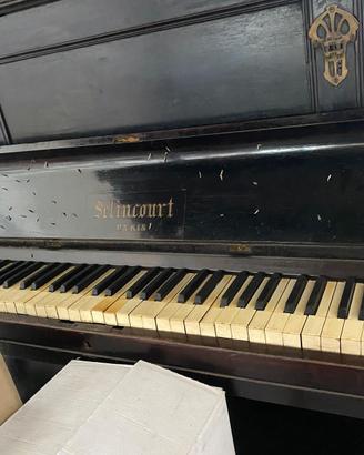 Pianoforte francese nero