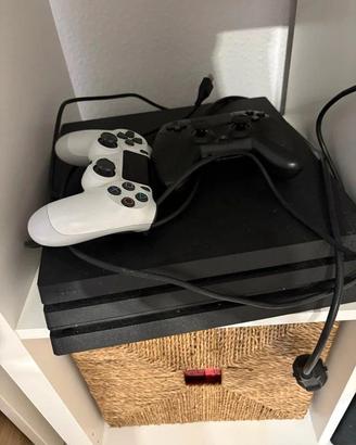 PS4 Pro + 2 controller
