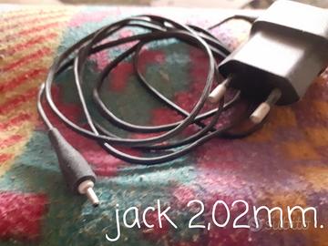 Carica batteria universale con Jack 2,02mm.