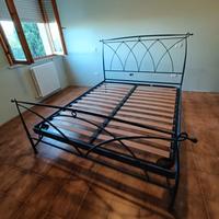 Letto matrimoniale in ferro battuto + rete a doghe