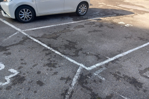 Posto auto e box via benedetto dei