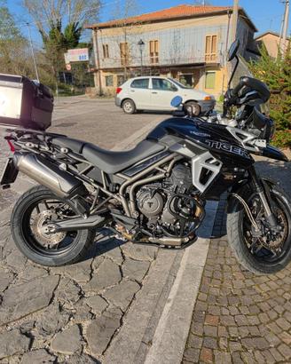 Triumph Tiger 800 XRx 2018–Tagliandata,Gomme Nuove