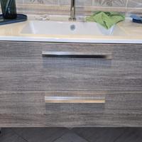 Bagno completo senza rubinetto
