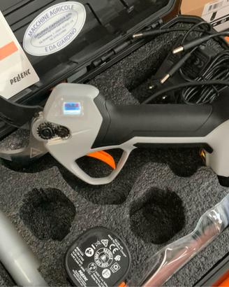 FORBICE PELLENC MODELLO M 32 CON 2 BATTERIE