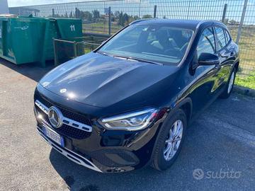 MERCEDES-BENZ GLA 200 d Automatic Business Extra