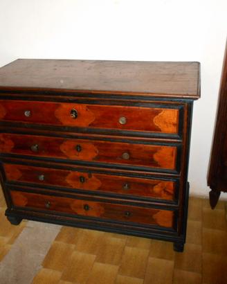 Antico comò lombardo metà '700